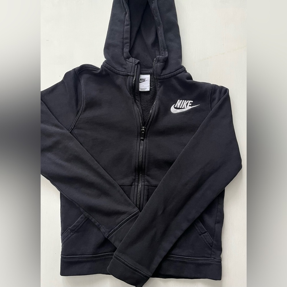 nike sweatshirt